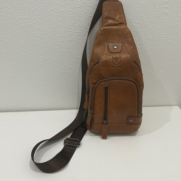 BULLCAPTAIN Genuine Leather Sling Bag with USB Charging Port - Picture 13 of 16